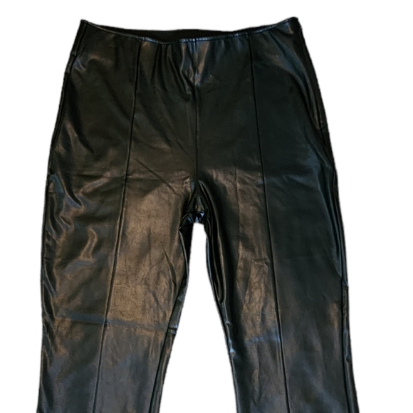 NWT Abercrombie and Fitch Vegan Leather Flare Pants Sz XL black - Picture 4 of 11